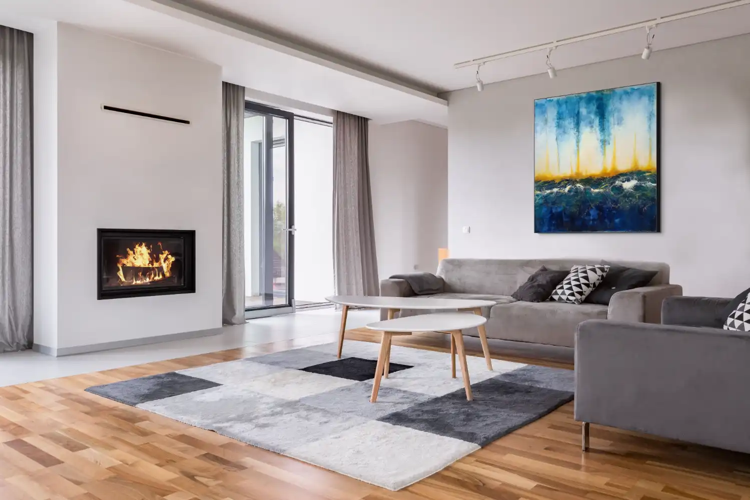 ERUPCE - ABSTRAKTNÍ OBRAZ (AAA 146) 10 Abstraktní obraz v odstínech modré zachycuje energický pohyb mořské hladiny s jemnými zlatými akcenty.