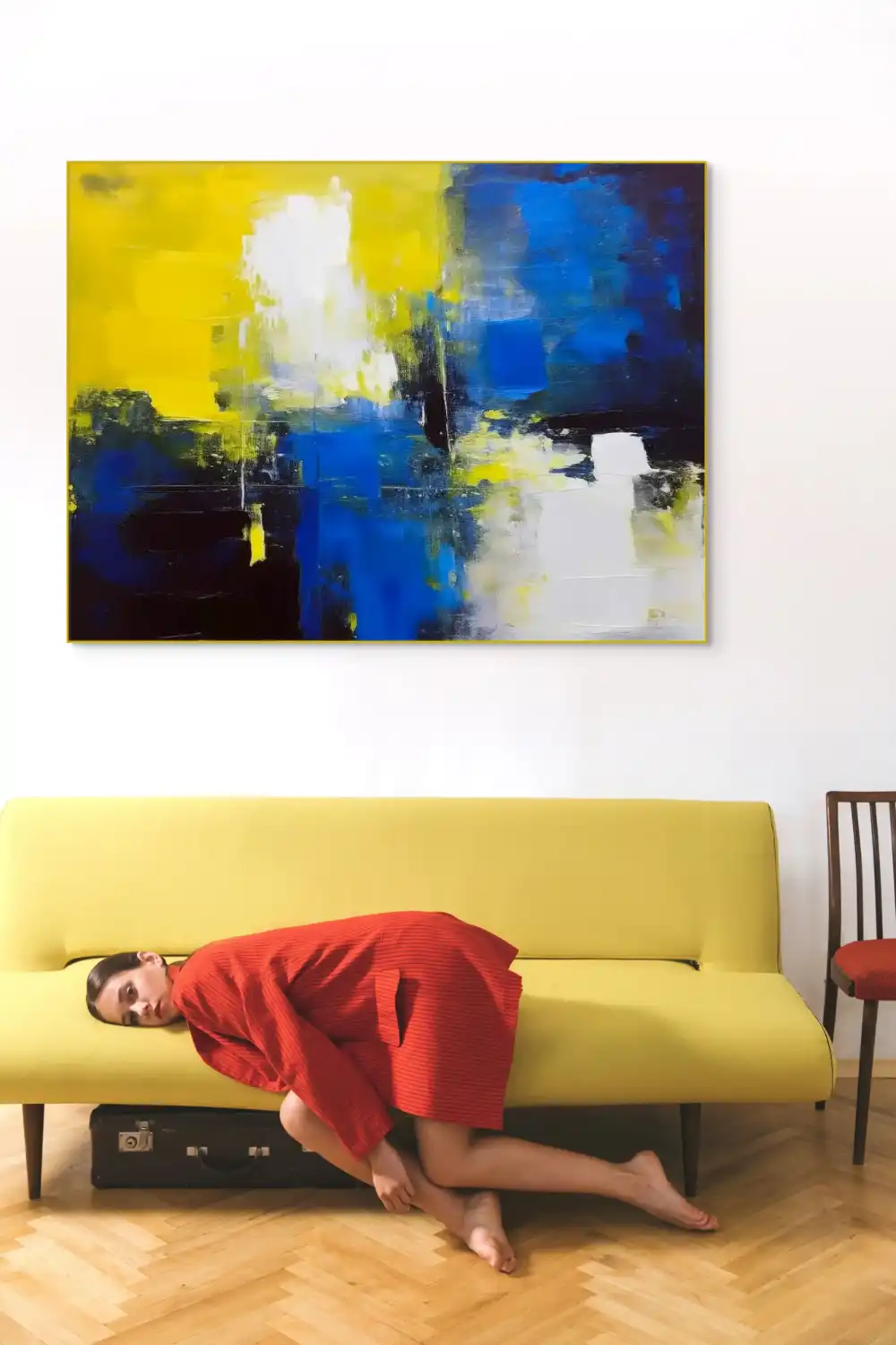 VÝBOJ - ABSTRAKTNÍ OBRAZ (CAA135) 3 Ein abstraktes Gemälde mit Tiefe in intensiven Gelb-, Blau- und Weißtönen mit räumlicher Wirkung.