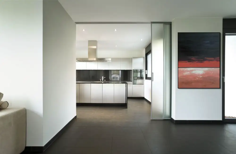 FEUERHORIZONT – ABSTRAKTES BILD (AAA 142) 8 artonline - Abstrakte Gemälde auf Leinwand mit schwarzer, roter und weißer Komposition im dramatischen Stil