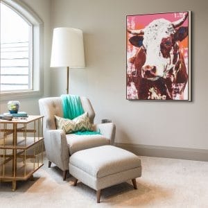 Obraz krávy v expresivním ručně malovaném portrétním pojetí