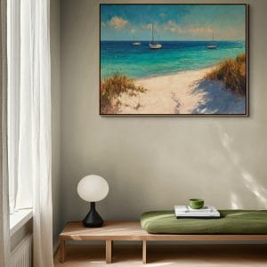 Obraz moře s lodí zachycuje klidnou pláž a jachty na vodě