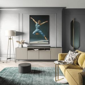 Obraz tanec s realistickou malbou tanečníka v dynamickém skoku