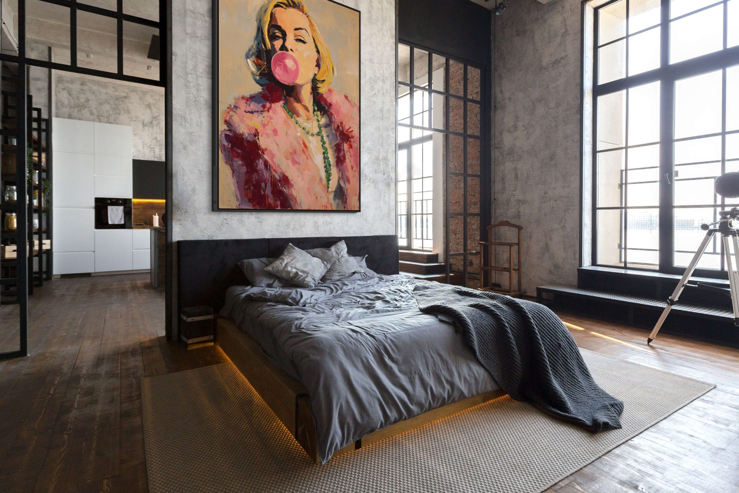HVĚZDA SE ŽVÝKAČKOU - POP ART OBRAZ (APA 828) 8 Pop-art portrét ženy s růžovou žvýkačkovou bublinou v kožešinovém límci